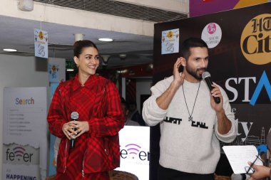 NEW DELHI INDIA FEBRUARY 1 2024  Bollywood actors Shahid Kapoor and Kriti Sanon during an exclusive interview with HT City for the promotion of their upcoming movie Teri Baaton Mein Aisa Uljha Jiya at HT Media office on February 1 2024 in New Delhi I clipart