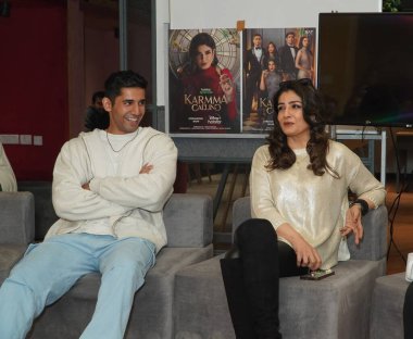 NEW DELHI INDIA FEBRUARY 2 2024 Bollywood aktörleri Raveena Tandon ve Varun Sood, HT City ile 2 Şubat 2024 'te Anurag Mehra Hindus' un Yeni Delhi 'de çekeceği Karmma Calling adlı gerilim dizisinin tanıtımı için yaptıkları özel röportajda