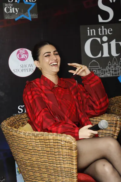 stock image NEW DELHI INDIA FEBRUARY 1 2024  Bollywood actor Kriti Sanon during an exclusive interview with HT City for the promotion of their upcoming movie Teri Baaton Mein Aisa Uljha Jiya at HT Media office on February 1 2024 in New Delhi India Photo by Shant