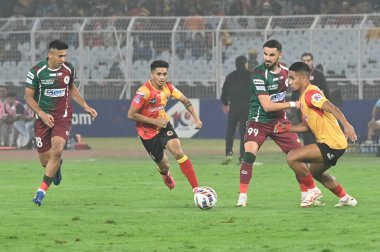 KOLKATA INDIA FEBRUARY 3 2024 Sadiku 99 Mohun Bagan SG 'den Doğu Bengal FC' ye karşı 3 Şubat 2024 tarihinde Salt Lake Stadyumu 'nda oynanan maçta Samir Jana Hindustan Times 