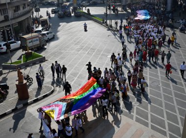 MUMBAI INDIA FEBRUARY 3. 2024 LGBTQIA + topluluğunun üyeleri 3 Şubat 2024 'te Mumbai Kranti Meydan' da gerçekleştirilen Mumbai Queer Pride yürüyüşüne katıldı.