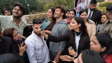 NEW DELHI INDIA FEBRUARY 3. 2024 Bollywood oyuncusu Vidyut Jamwal, HT Citys 'te 3 Şubat 2024 tarihinde Taj Palace Hotel' de yapılan özel bir röportajda Yeni Delhi Hindistan Fotoğrafı: Raajessh Kashyap Hindustan Times