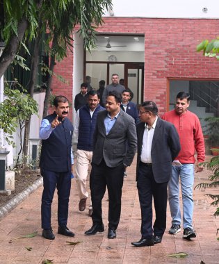 NEW DELHI INDIA FEBRUARY 4 2024 Delhi Polis Suçları Şube Başkanı ve Aam Aadmi Partisi AAP lideri Atishi Bharatiya Janata Partisi aleyhindeki parti iddialarıyla ilgili olarak istifasını sunduktan sonra 