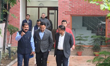 NEW DELHI INDIA FEBRUARY 4 2024 Delhi Polis Suçları Şube Başkanı ve Aam Aadmi Partisi AAP lideri Atishi Bharatiya Janata Partisi aleyhindeki parti iddialarıyla ilgili olarak istifasını sunduktan sonra 