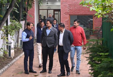 NEW DELHI INDIA FEBRUARY 4 2024 Delhi Polis Suçları Şube Başkanı ve Aam Aadmi Partisi AAP lideri Atishi Bharatiya Janata Partisi aleyhindeki parti iddialarıyla ilgili olarak istifasını sunduktan sonra 