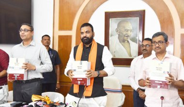 PATNA INDIA SEPTEMBER 3 Eylül 2024 Bihar Genel Başkan Yardımcısı Samrat Choudhary ve diğerleri 3 Eylül 2024 'te Patna Hindistan' da Santosh Kumar Hindustan Times tarafından çekilmiştir.