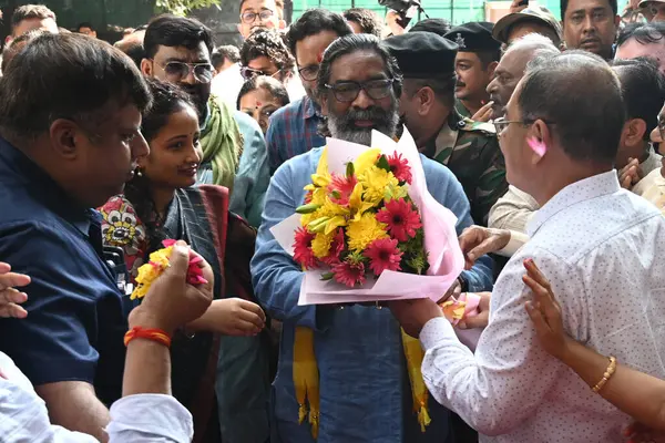 stock image NEW DELHI INDIA SEPTEMBER 3 2024 Chief Minister of Jharkhand hemant soren along with his wife Member of the Jharkhand Legislative Assembly Kalpana Murmu Soren inaugurating newly constructed building of Jharkhand Bhawan on September 3 2024 in New Delh