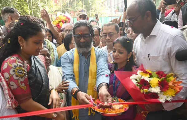 stock image NEW DELHI INDIA SEPTEMBER 3 2024 Chief Minister of Jharkhand hemant soren along with his wife Member of the Jharkhand Legislative Assembly Kalpana Murmu Soren inaugurating newly constructed building of Jharkhand Bhawan on September 3 2024 in New Delh