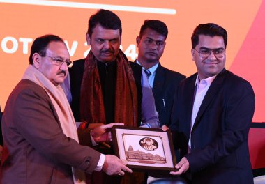 NEW DELHI INDIA 9 FEBRUARY BJP Ulusal Başkanı JP Nadda ve Cumhurbaşkanı Rambhau Mhalgi Prabodhini Genel Başkan Yardımcısı Maharashtra Devendra Fadnavis ve RMP 'ler Sushasan Mahotsav 2024' deki Dr Ambedkar International Ce 'nin açılışını yapan diğerleri