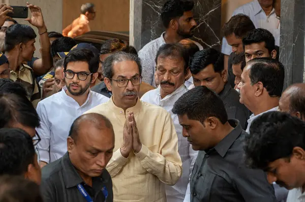 stock image MUMBAI INDIA FEBRUARY 9 2024 Shiv Sena Uddhav Balasaheb Thackeray Chief Uddhav Thackeray along with his wife Rashmi Thackeray and son Aaditya Thackeray arrive to pay last respects to party leader Abhishek Ghosalkar who died after being allegedly shot