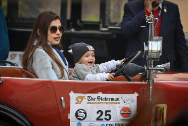 NEW DELHI INDIA FEBRUARY 11. 2024 Vintage otomobiller, Sanchit Khanna Hindustan Times tarafından Yeni Delhi 'de 11 Şubat 2024 tarihinde Barakhamba' da düzenlenen 57. 