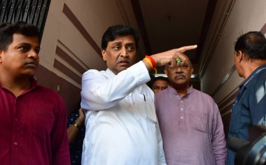 MUMBAI INDIA FEBRUARY 12 2024 Former Maharashtra Chief Minister and Congress leader Ashok Chavan addressing the media outside his residence after quiting Congress party at Churchgate on February 12 2024 in Mumbai India Photo by Bhushan Koyande Hindus clipart