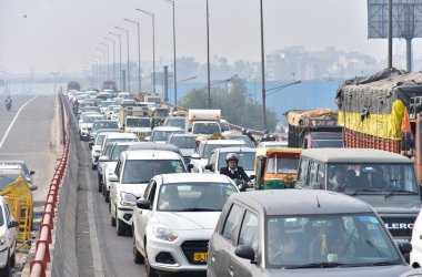 GHAZIABAD INDIA 14 FEBRUARY 2024 Polis Gaziabad Hindistan 'da 14 Şubat 2024 