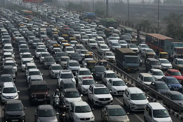 stock image NEW DELHI INDIA FEBRUARY 14 2024 Heavy traffic jam at Delhi Meerut Expressway after Delhi Police placed barricades at several locations to stop the farmers call for protest march on February 14 2024 in New Delhi India Massive deployments of police an