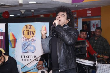 NEW DELHI INDIA FEBRUARY 16 Şubat 2024 Euphoria Band kurucusu ve baş vokalisti Palash Sen, HT Citys 25. yaş günü kutlaması sırasında 16 Şubat 2024 'te Yeni Delhi Hindistan' da Dhruv Sethi Hindustan Times tarafından çekilmiştir. 