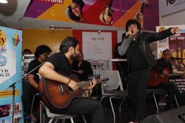 NEW DELHI INDIA FEBRUARY 16 Şubat 2024 Euphoria Band kurucusu ve baş vokalisti Palash Sen, HT Citys 25. yaş günü kutlaması sırasında 16 Şubat 2024 'te Yeni Delhi Hindistan' da Dhruv Sethi Hindustan Times tarafından çekilmiştir. 