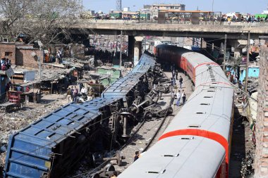 NEW DELHI INDIA 17 FEBRUARY 2024 Patel NagarDayabasti bölümünde 17 Şubat 2024 tarihinde 10 vagon yük treni görüntüsü raydan çıktı.