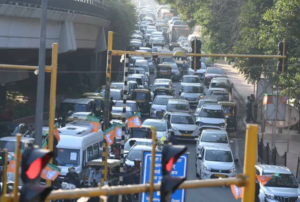 stock image NEW DELHI INDIA FEBRUARY 18 2024 Traffic congestion at Sikander road due to Delhi Police put barricades as a preventive measure after the Delhi Chalo protest call by farmers on February 18 2024 in New Delhi India Massive deployments of police and par