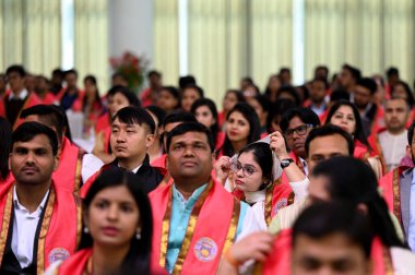 YENİ DELHI INDIA 24 FEBRUARY Delhi Üniversitesi 'nin 100. konferansı sırasında, değerli öğrencilere madalya ve ödüller vermek ve 24 Şubat 2024 tarihinde Yeni Delhi Hindistan' da DU Spor Kompleksi 'nde diploma vermek için 24 FEBRUARY 24. 
