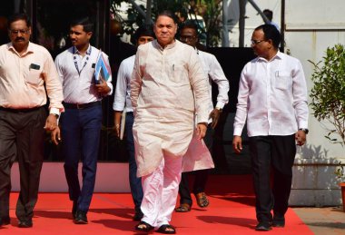 MUMBAI INDIA FEBRUARY 26 Şubat 2024 NCP Ajit Pawar Fraksiyon lideri Dilip Walse Patil, 26 Şubat 2024 'te Vidhan Bhavan' da yapılan Devlet Meclisi Bütçe oturumunun ilk gününde Hindistan 'da Bhushan Koyande tarafından çekilmiştir.