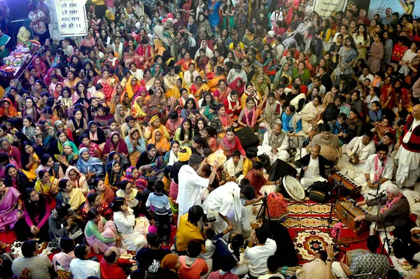 stock image NOIDA INDIA FEBRUARY 25 2024 Devotees offer prayers to celebrate tenth anniversary Brahmotsav at ISKCON Temple in Sector 33 on February 25 2024 in Noida India Photo by Sunil Ghosh Hindustan Times 