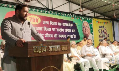 PATNA INDIA SEPTEMBER 4 2024 RJD leader Tejashwi Yadav addressing during Samwad programme with party leaders and workers at RJD office Photo by Santosh Kumar Hindustan Times  clipart