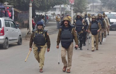Ayodhya 'daki Pran Pratishtha Tapınağı ve Cumhuriyet Günü 19 Ocak 2024' te Hindistan 'daki Gaziabad' da düzenlenen kutlama töreninde Dasna 'da bayrak yürüyüşü yapan GHAZIABAD INDIA 19 Ocak 2024
