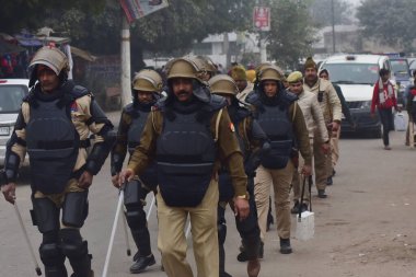 Ayodhya 'daki Pran Pratishtha Tapınağı ve Cumhuriyet Günü 19 Ocak 2024' te Hindistan 'daki Gaziabad' da düzenlenen kutlama töreninde Dasna 'da bayrak yürüyüşü yapan GHAZIABAD INDIA 19 Ocak 2024