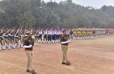 GHAZIABAD INDIA JANUARY 24 Ocak 2024 Uttar Pradesh Polis Personeli 24 Ocak 2024 'te Harsaon Polis Hattı' nda düzenlenen Cumhuriyet Günü Yürüyüşü Provaları sırasında fotoğraf: Sakib Ali Hindustan Times 