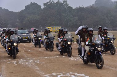 GHAZIABAD INDIA JANUARY 24 Ocak 2024 Uttar Pradesh Polis Personeli 24 Ocak 2024 'te Harsaon Polis Hattı' nda düzenlenen Cumhuriyet Günü Yürüyüşü Provaları sırasında fotoğraf: Sakib Ali Hindustan Times 