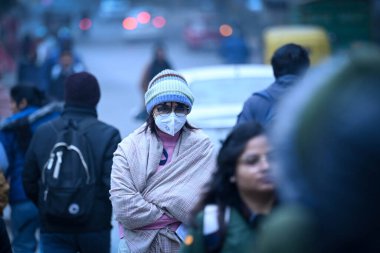 NEW DELHI INDIA HAZİRAN 2 2024 Soğuk bir sabah Karol Bagh Fotoğrafı Sanchit Khanna Hindustan Times 