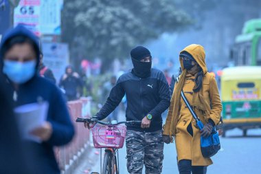 NEW DELHI INDIA HAZİRAN 2 2024 Soğuk bir sabah Karol Bagh Fotoğrafı Sanchit Khanna Hindustan Times 