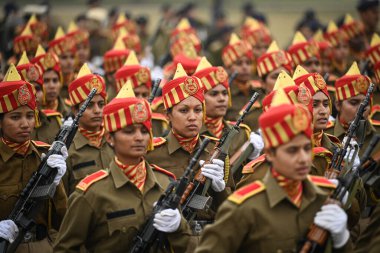 NEW DELHI INDIA JANUARY 2 2024 SSB 'den bir birlik Kartavya Yolu' ndaki Cumhuriyet Günü Geçidi için hazırlık yapıyor. Fotoğraf: Sanchit Khanna Hindustan Times 