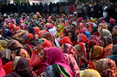 NOIDA INDIA JANUARY 2 2024 Bharatiya Kisan Parishad BKP çiftçileri Noida 'nın Sektör 6' daki otoritesine karşı protestolarına 23. günde devam ediyorlar. 