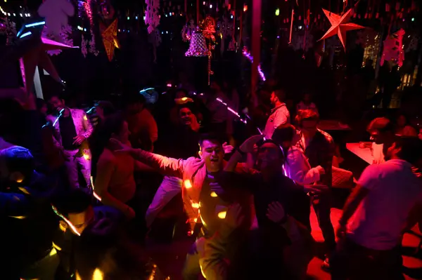 stock image NOIDA INDIA JANUARY 1 2024 People celebrating New Year at sector 38A Gardens Galleria Mall on Sunday night Photo by Sunil Ghosh Hindustan Times 