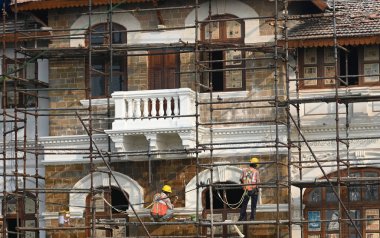 MUMBAI INDIA JANUARY 4 2024 Şii Sena 'nın kurucusu Late Balasaheb Thackeray' in inşaat sahasında Dadar Fotoğrafı: Raju Shinde Hindustan Times 