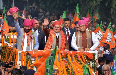 PANCHKULA INDIA JANCHUARY 6. 2024 Bharatiya Janata Parti Başkanı JP Nadda ve Haryana Genel Sekreteri Manohar Lal Khattar 6 Ocak 2024 tarihinde Panchkula Hindistan Fotoğrafları 'nda Sant Arora Hindustan Times tarafından büyük bir yol gösterisi düzenlediler. 