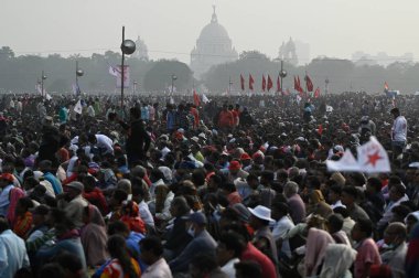 Hindistan Demokratik Gençlik Federasyonu tarafından düzenlenen KOLKATA INDIA JANUARY 7 2024 Yatra Adalet Rallisi CPI M 'nin gençlik kanadı Çalışma ve Eğitim hakkı talep ediyor. Fotoğraf: Samir Jana Hindustan Times