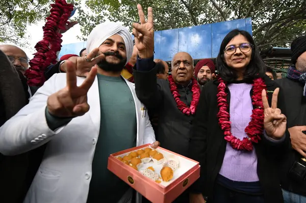 stock image NEW DELHI INDIA JANUARY 8 2024 AAP Rajya Sabha Candidate Swati Maliwal and ND Gupta during the nomination submission at Transport Department Civil Lines Photos by Salman Ali Hindustan Times 