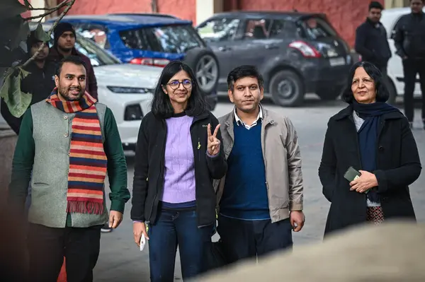 stock image NEW DELHI INDIA JANUARY 8 2024 Swati Maliwal Ex DCW Chief and AAP Leader leaves after fileing her nomination for Rajya Sabha at Civil Lines Photo by Sanchit Khanna Hindustan Times 