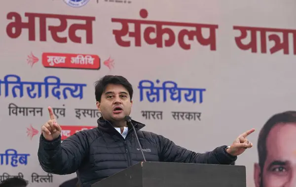 stock image NEW DELHI INDIA JANUARY 8 2024 Union Minister of Civil Aviation Jyotiraditya Scindia addressing the Viksit Bharat Sankalp Yatra at Kheda Park DDA at Hastasal Uttam Nagar Photo by Vipin Kumar Hindustan Times 