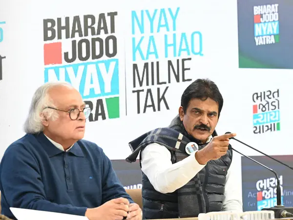 NEW DELHI INDIA JANUARY 10 Ocak 2024 Kongre Liderleri Genel Sekreteri KC Venugopal ve Jairam Ramesh, AICC Fotoğraf Merkezi 'nde Bharat Jodo Naya Yatra ile ilgili basın toplantısında Sonu Mehta Hindustan Times 