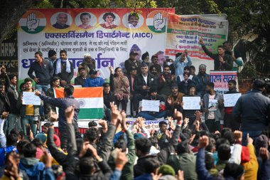 NEW DELHI INDIA HAZİRAN 11 HAZİRAN 2024 Hint Ordusu ve Hava Kuvvetleri adayları, Sanchit Khanna Hindustan Times tarafından Jantar Mantar Times 'da AICC tarafından çağrılan bir protesto sırasında Agnipath Agniveer Scheme' in başlatılmasını protesto ediyorlar. 