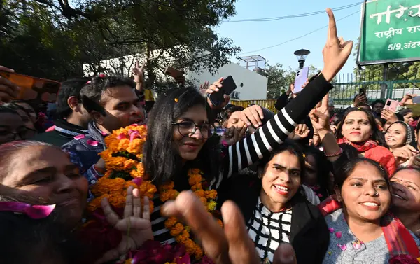 stock image NEW DELHI INDIA JANUARY 12 2024 Swati Maliwal with party supporters after receiving certificate at the DM office to Unopposed winning Rayja sabha MP election Massive gathering outside DM office of women to her support After scrutiny Aam Aadmi Party t