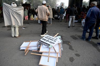 NOIDA INDIA 16 HAZİRAN Bhartiya Kisan Union 'dan 16 2024 Çiftçi Manch BKUM Bölge 14' deki Noida otoritesine karşı protestoları artırılmış arazi tazminatı ve Sunil Ghosh Hindustan Times 