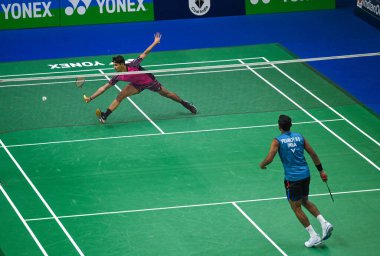 NEW DELHI INDIA JANUARY 18 JANUARY Hindistan 'dan Priyanshu Rajawant, Yonex Sunrise India Açık 2024 Badminton Turnuvası' nda Hintli Prannoy H S ile oynanan erkekler maçında yarışacak. 