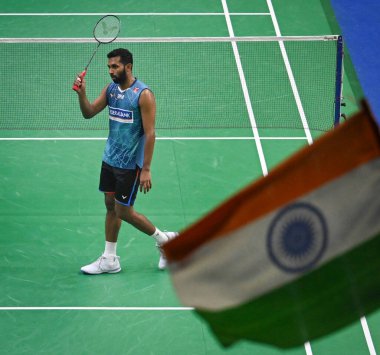 NEW DELHI INDIA JANUARY 18 JANUARY Hindistan 'dan Prannoy H S, Yonex Sunrise India Açık 2024 Badminton Turnuvası' nda Hintli Priyanshu Rajawant ile oynanan erkekler maçında yarışmaktadır. 