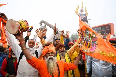 AYODHYA INDIA HAZİRAN 20 2024 Bir grup Sadhu Shri Ram Janmabhoomi Tapınağı Fotoğrafı: Deepak Gupta Hindustan Times 