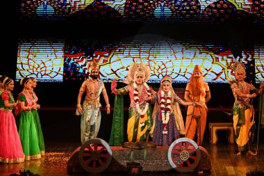 NEW DELHI INDIA JANUARY 21 2024 Sanatçılar Shree Ram Ramlila Manchan sırasında performans Hindu Akademisi Hükümeti Pearey Lal Bhawan ITO önce Ram tapınağı Ayodhya Fotoğraf Salman Ali Hindustan Times