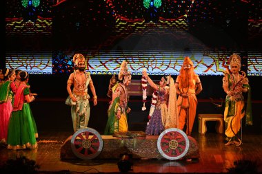 NEW DELHI INDIA JANUARY 21 2024 Sanatçılar Shree Ram Ramlila Manchan sırasında performans Hindu Akademisi Hükümeti Pearey Lal Bhawan ITO önce Ram tapınağı Ayodhya Fotoğraf Salman Ali Hindustan Times